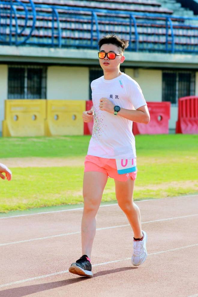 包含冷静与激情交织！游泳完美收官的词条