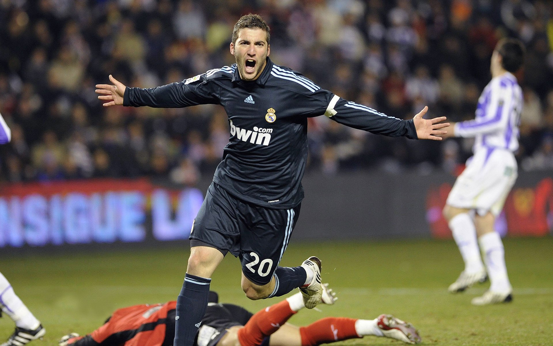 新时代的开拓者，东契奇在国际赛场的马刺式统治